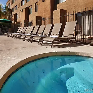 3* Hotel By The Mall Phoenix Airport